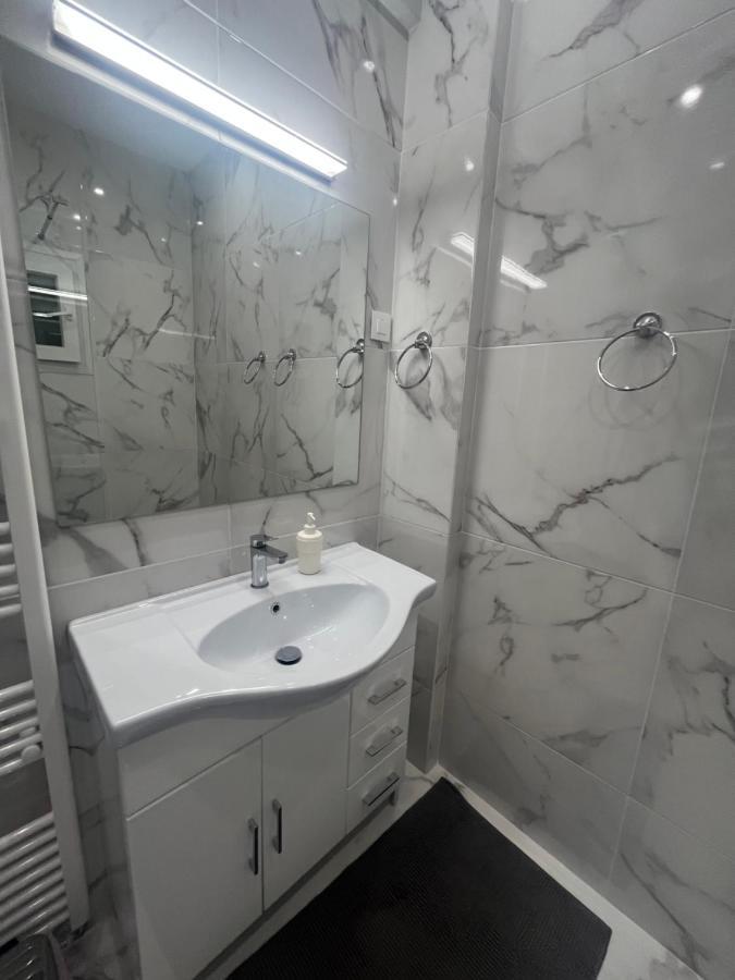 White Apartment Athen Eksteriør bilde